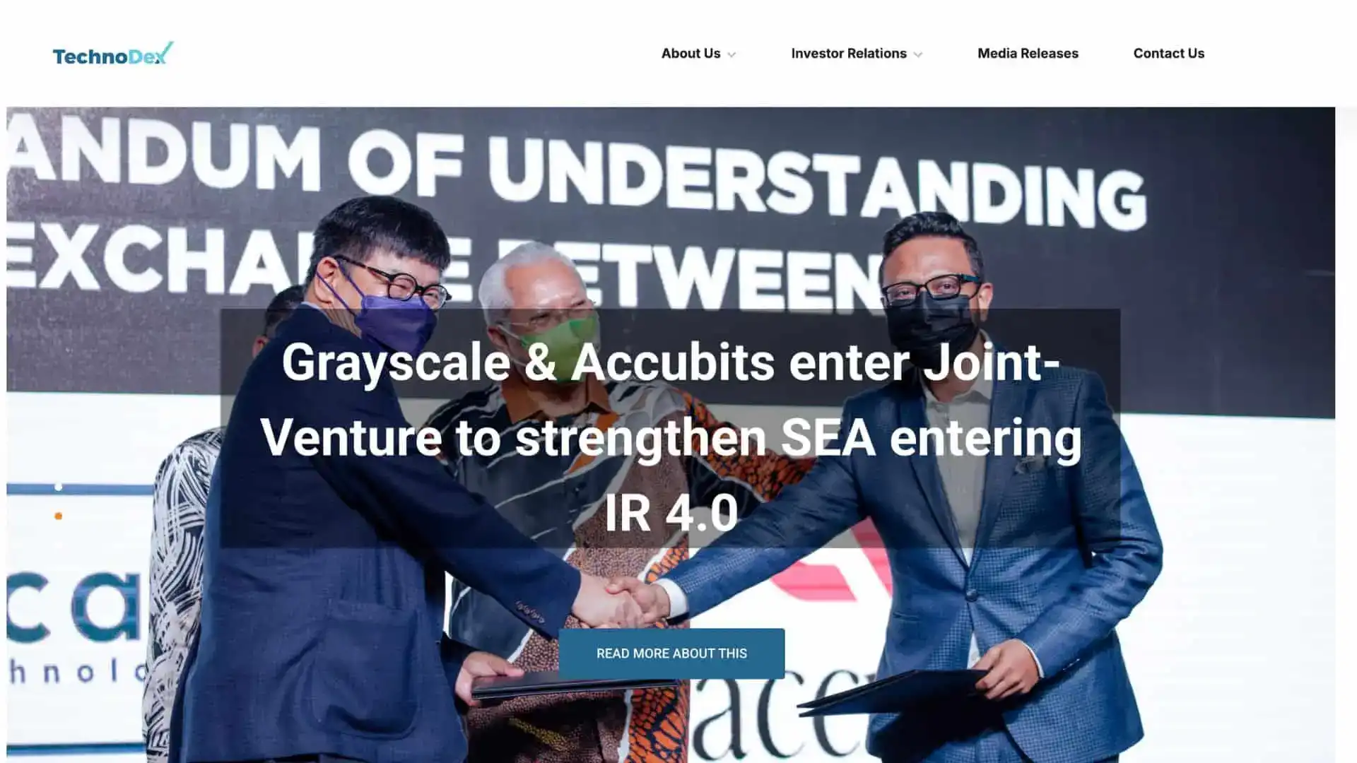 TechnoDex: Grayscale & Accubits enter joint venture. Businessmen shaking hands on agreement.